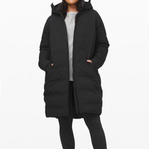 Lululemon Slush Hour Park waterproof size 6 black